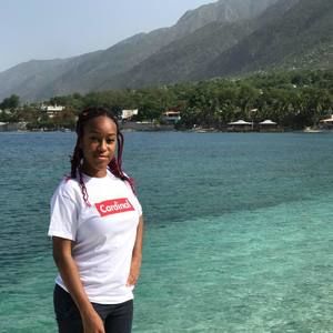 Meet your Posher, Desiree